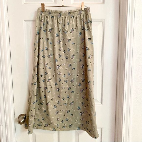 Vintage Dresses & Skirts - $5 SALE Vintage green basic editions skirt